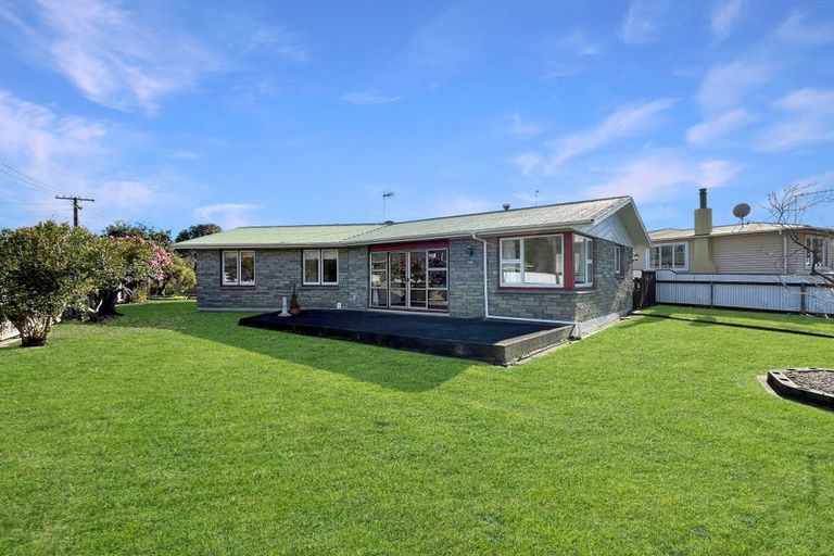 Photo of property in 76 Lethbridge Street, Feilding, 4702
