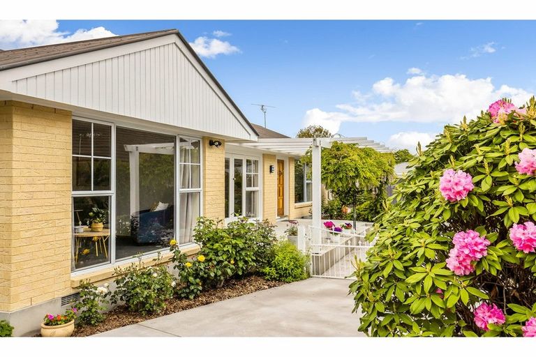 Photo of property in 297 Waimairi Road, Ilam, Christchurch, 8041