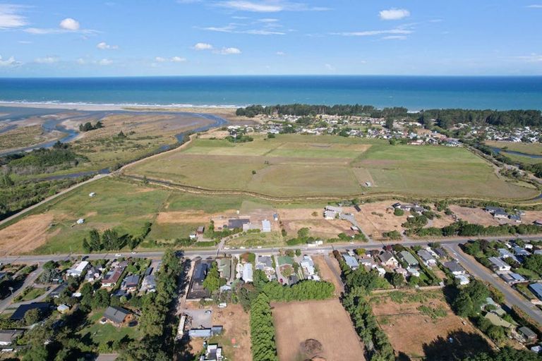 Photo of property in 47 Kings Avenue, Waikuku Beach, 7402