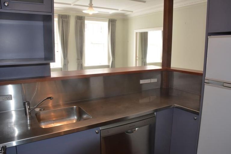 Photo of property in 2/17 Oriental Terrace, Oriental Bay, Wellington, 6011