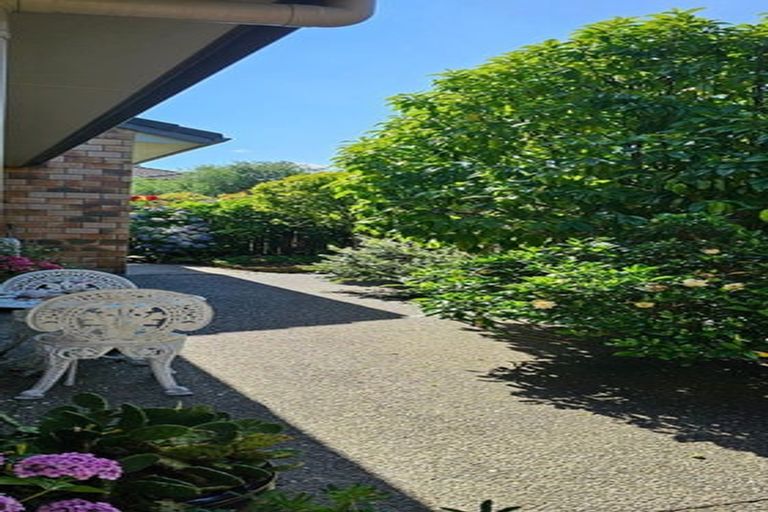 Photo of property in 4 Oswald Close, Flat Bush, Auckland, 2016