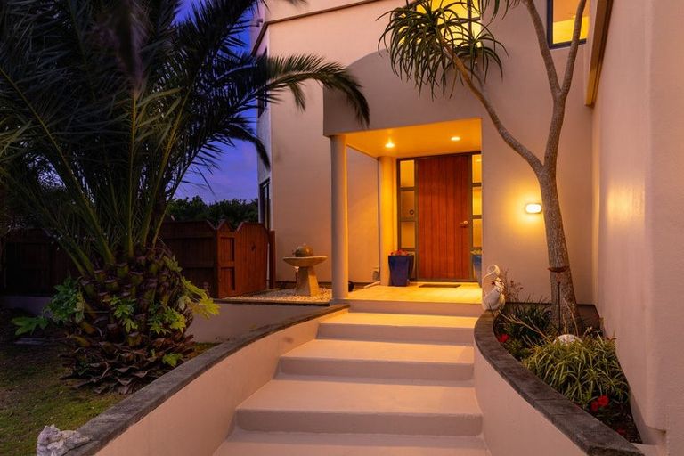 Photo of property in 3 Shearwater Rise, Paraparaumu Beach, Paraparaumu, 5032