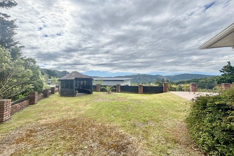 Photo of property in 1 Hobbit Lane, Pinehaven, Upper Hutt, 5371