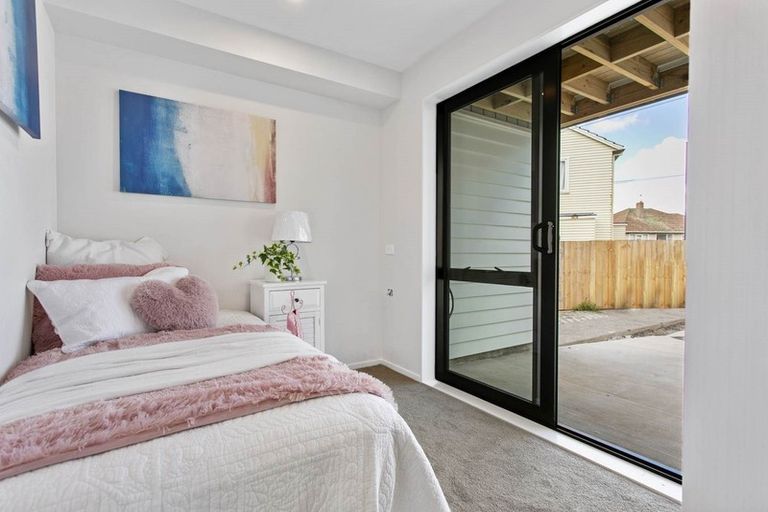 Photo of property in 5b Kahu Road, Paremata, Porirua, 5024