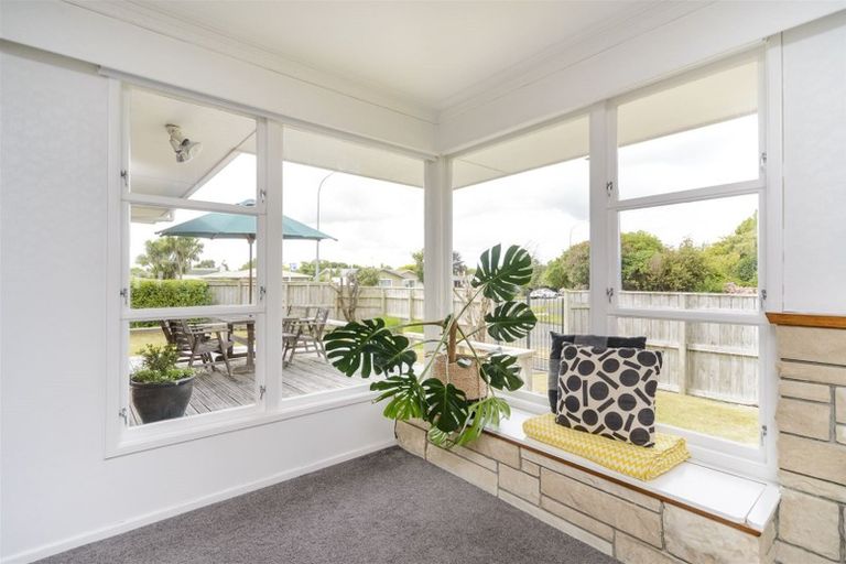 Photo of property in 16 Kapiti Place, Awapuni, Palmerston North, 4412