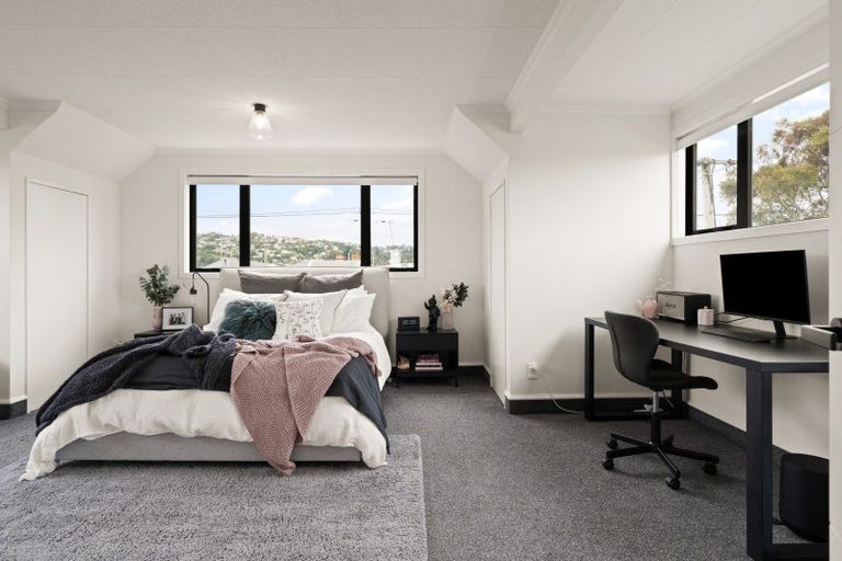 Photo of property in 165 Macandrew Road, South Dunedin, Dunedin, 9012