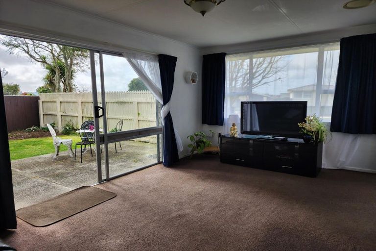 Photo of property in 68 Meadowvale Drive, Levin, 5510