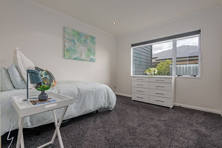 Photo of property in 4 D'urville Place, Kelvin Grove, Palmerston North, 4414