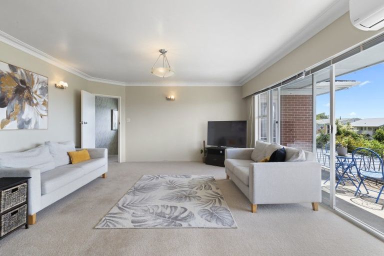 Photo of property in 8 Hamlet Place, Pukekohe, 2120