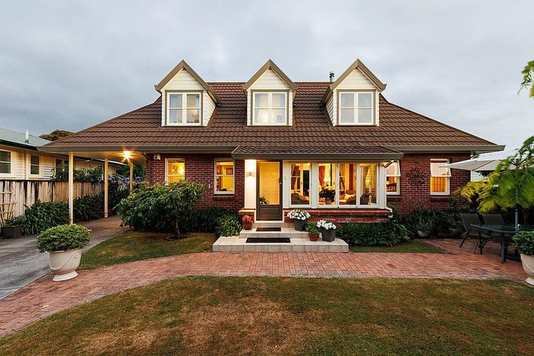 Photo of property in 26 Saint Albans Avenue, Hokowhitu, Palmerston North, 4410