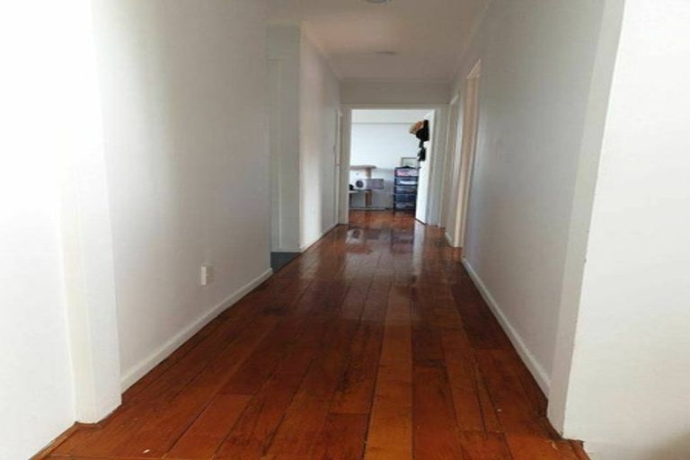 Photo of property in 329 East Coast Road, Mairangi Bay, Auckland, 0630