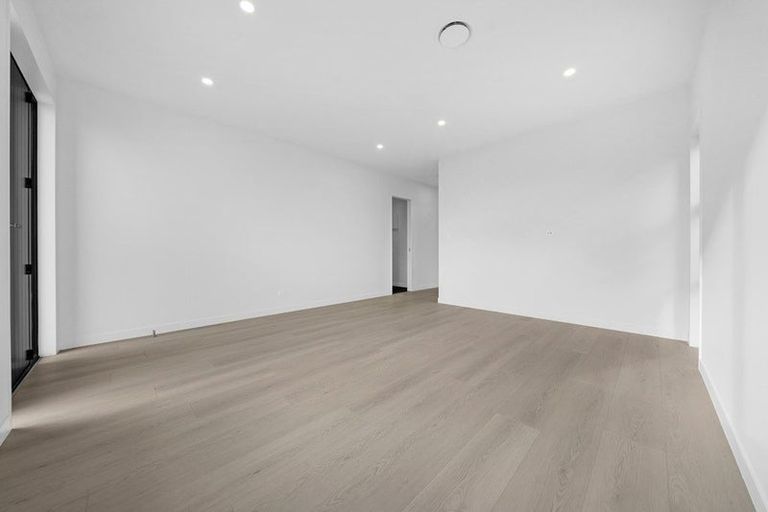 Photo of property in 30 Korowhiti Road, Clarks Beach, 2122