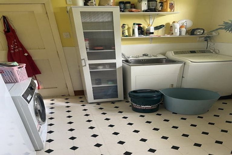 Photo of property in 20 Ranui Terrace, Tawa, Wellington, 5028