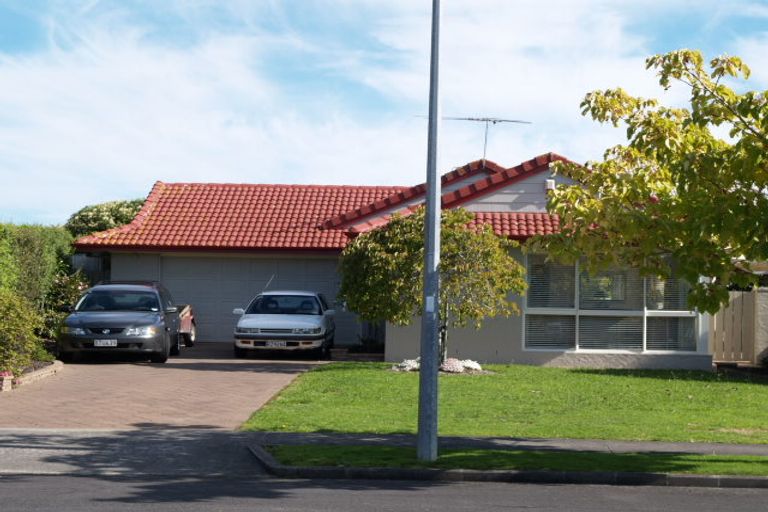 Photo of property in 20 Carriage Close, Northpark, Auckland, 2013