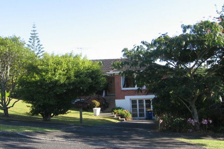 Photo of property in 38 Tui Glen Road, Birkenhead, Auckland, 0626