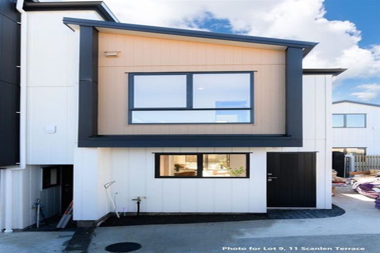 Photo of property in 3/11 Scanlen Terrace, Kelston, Auckland, 0602