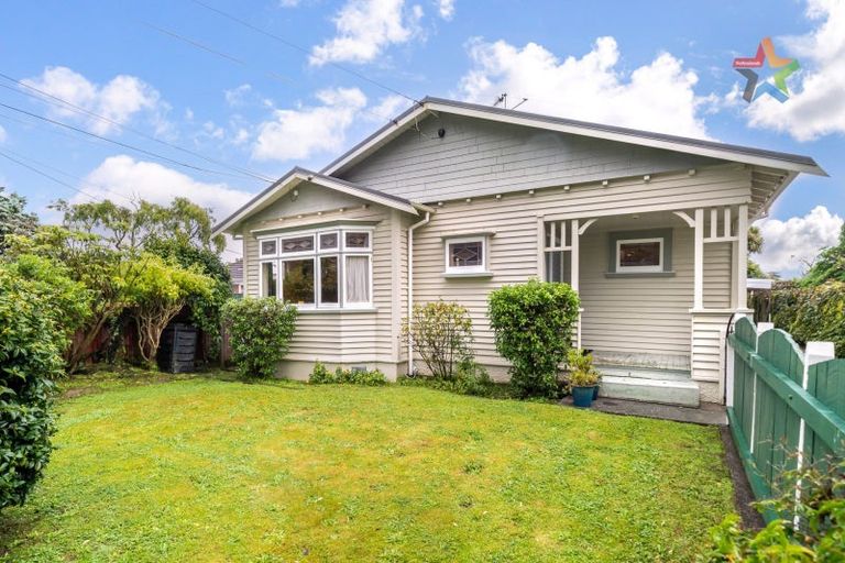 Photo of property in 11 Raymond Terrace, Fairfield, Lower Hutt, 5011