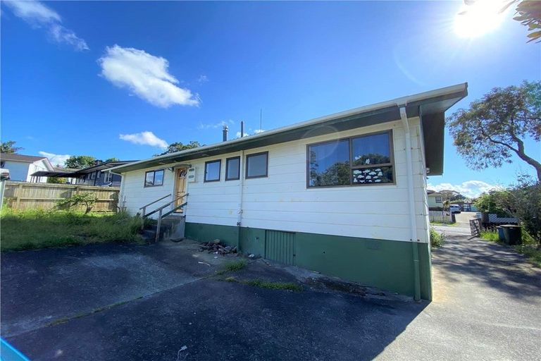 Photo of property in 39 Oreil Avenue, West Harbour, Auckland, 0618
