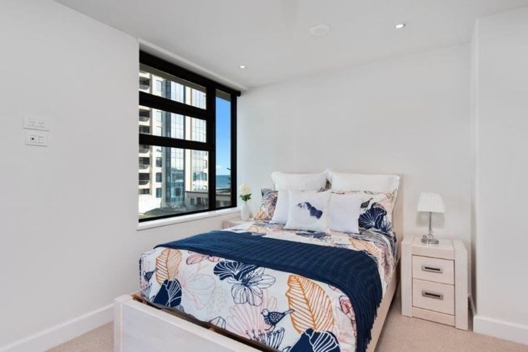 Photo of property in 2/6 Marine Parade, Mount Maunganui, 3116