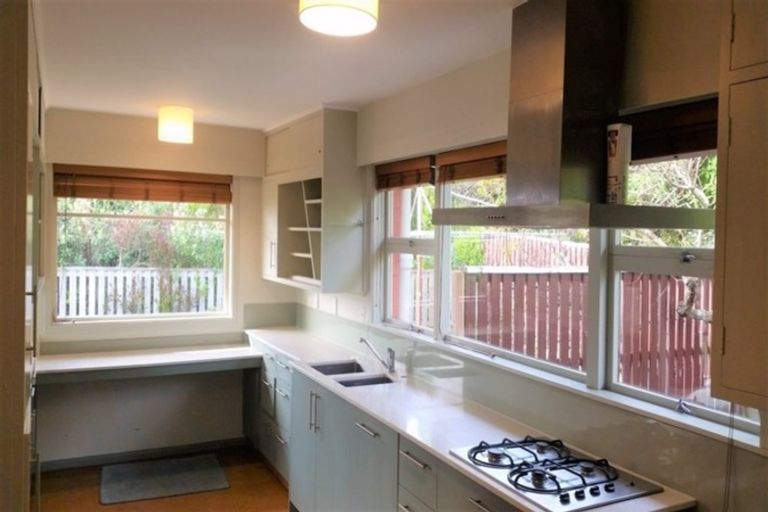 Photo of property in 304 Cannon Hill Crescent, Mount Pleasant, Christchurch, 8081