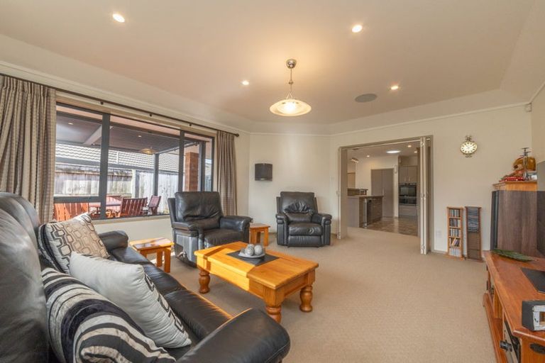 Photo of property in 48 Tennyson Avenue, Kelvin Grove, Palmerston North, 4414