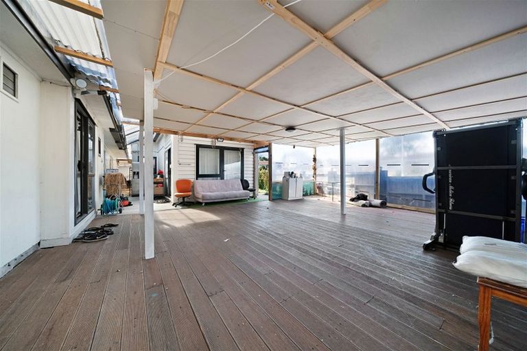 Photo of property in 76 Wickman Way, Mangere East, Auckland, 2024