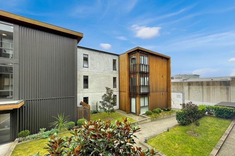 Photo of property in Vedado Apartments, 407/41 Hopper Street, Mount Cook, Wellington, 6011