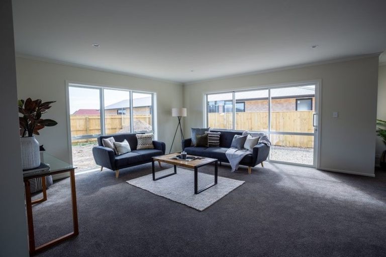 Photo of property in 62 Feist Street, Carterton, 5713