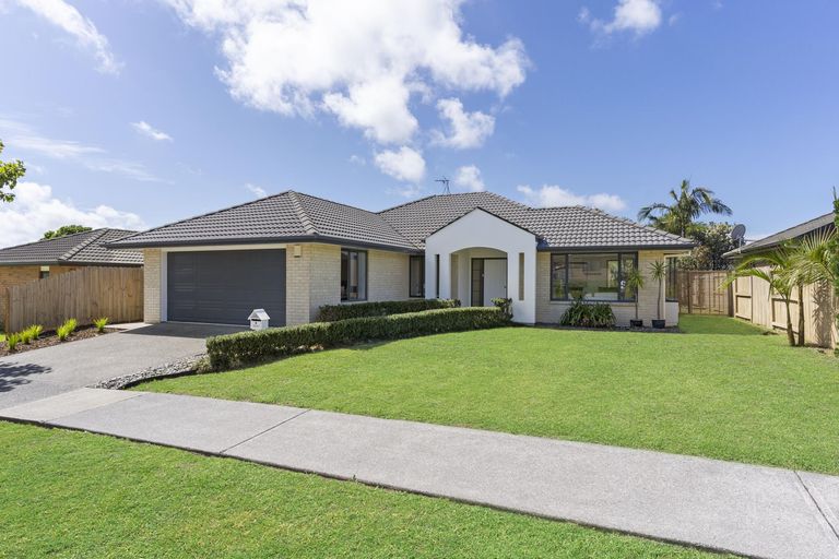 Photo of property in 8 Corrofin Drive, East Tamaki, Auckland, 2013