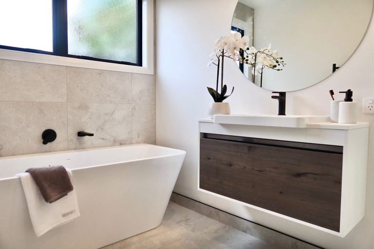 Photo of property in 76 Slacks Road, Awapuni, Palmerston North, 4412