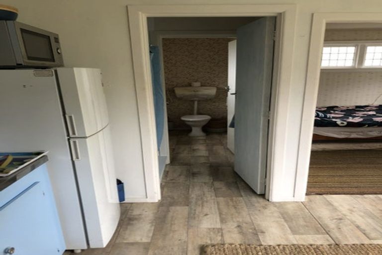 Photo of property in 16 Point Road, Mokau, 4376