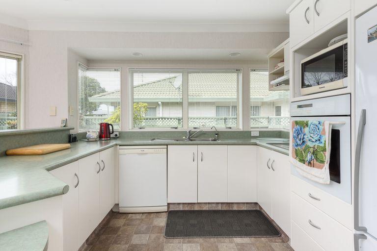 Photo of property in 26 Ngahere Street, Otumoetai, Tauranga, 3110