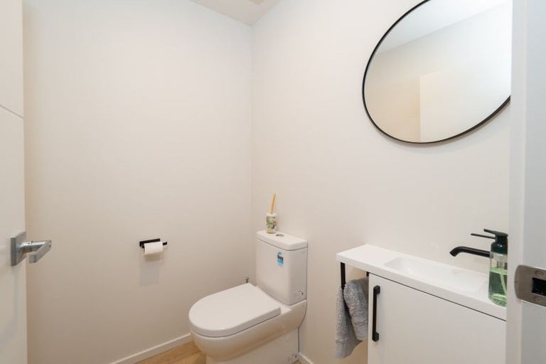 Photo of property in 203 Lake Hood Drive, Huntingdon, Ashburton, 7774