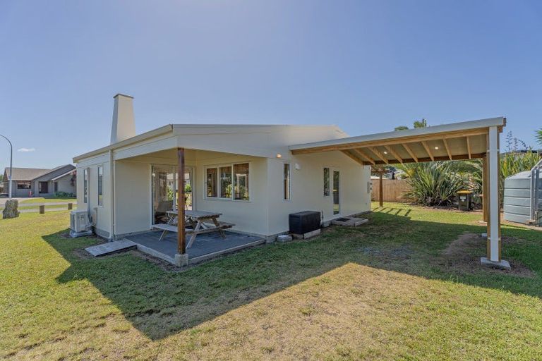 Photo of property in 1 Hawk Hill Crescent, Cooks Beach, Whitianga, 3591