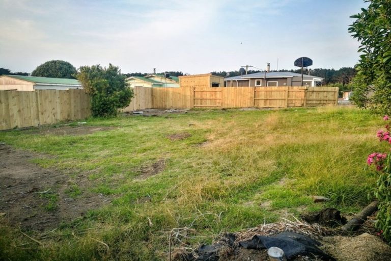 Photo of property in 6 Hennessy Street West, Foxton Beach, Foxton, 4815