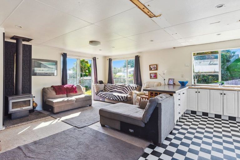 Photo of property in 86 Aorangi Road, Paraparaumu, 5032