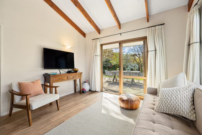 Photo of property in 27 Highland Place, Avonhead, Christchurch, 8042