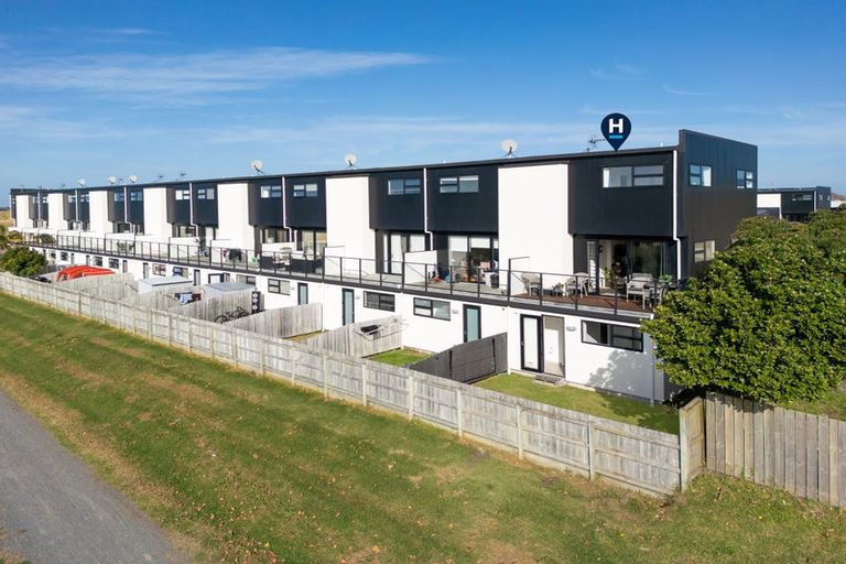 Photo of property in 1/22 Ashley Place, Papamoa Beach, Papamoa, 3118