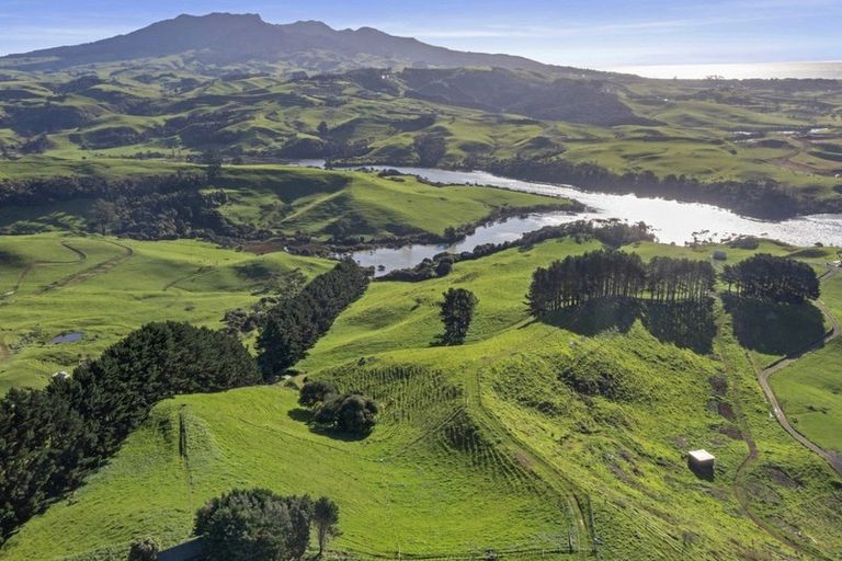 Photo of property in 82 Maungatawhiri Road, Raglan, 3295