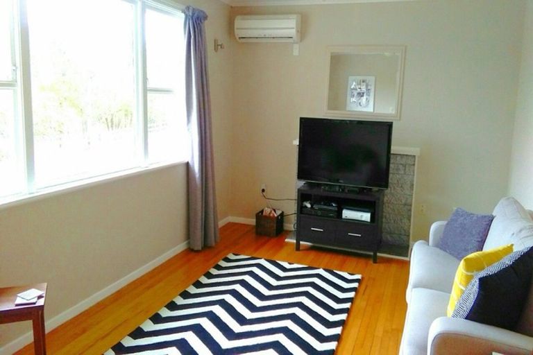 Photo of property in 58 Beazley Avenue, Paparangi, Wellington, 6037