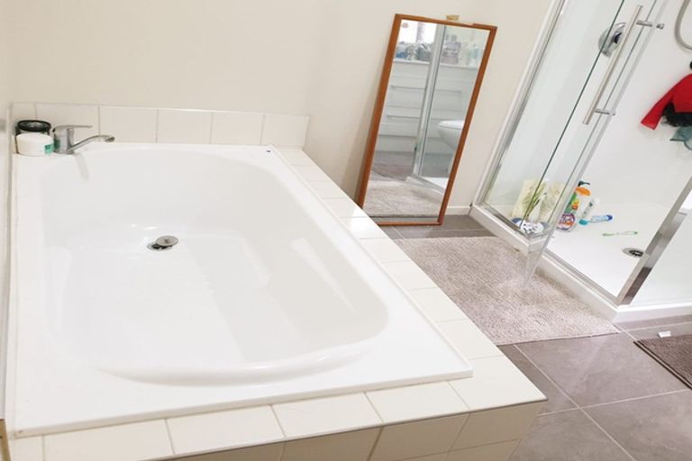 Photo of property in 40 Killybegs Drive, Pinehill, Auckland, 0632