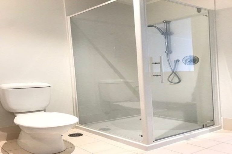 Photo of property in 10b/30 Westward Ho, Glen Eden, Auckland, 0602