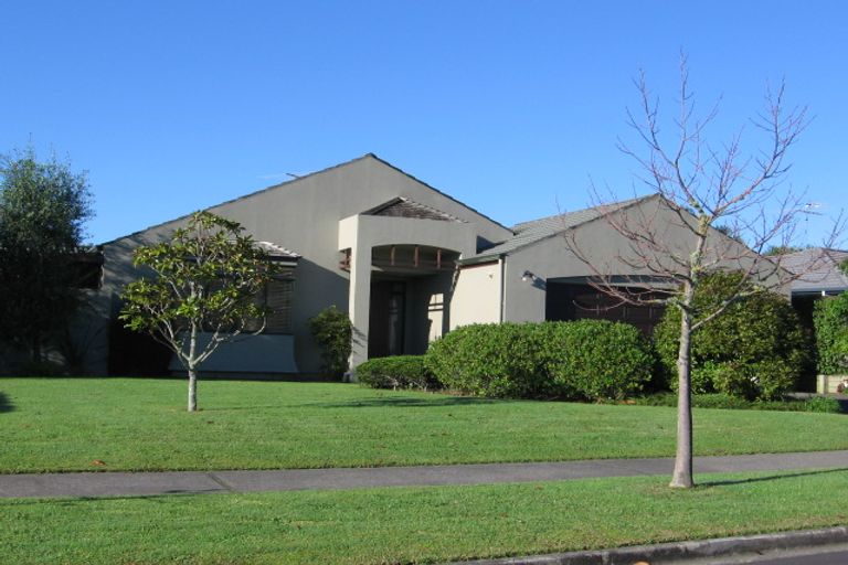 Photo of property in 90 Landing Drive, Albany, Auckland, 0632