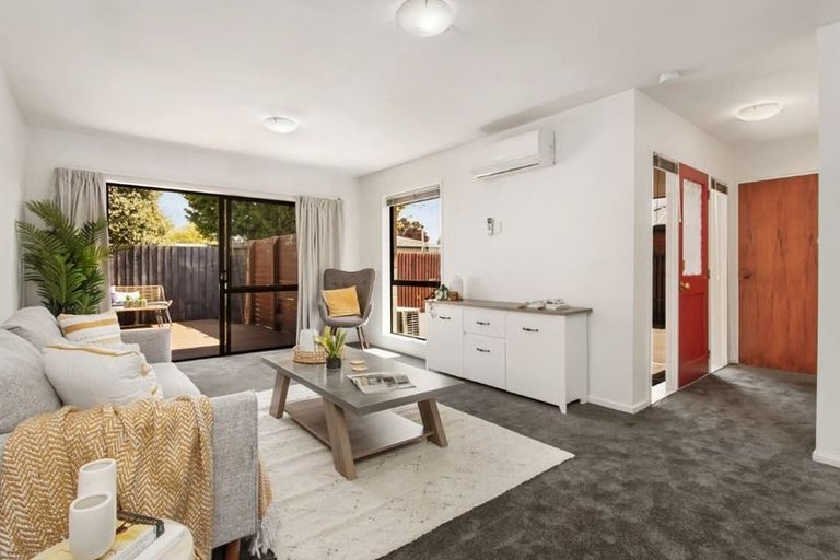 Photo of property in 2/30 Lees Road, Strowan, Christchurch, 8052