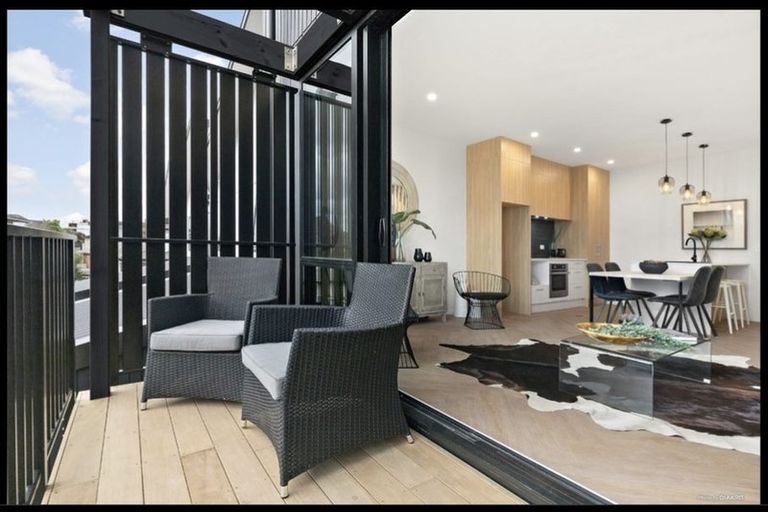 Photo of property in 31 Lewis Road, Pakuranga, Auckland, 2010