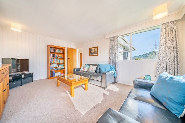 Photo of property in 18 Shanly Street, Brown Owl, Upper Hutt, 5018