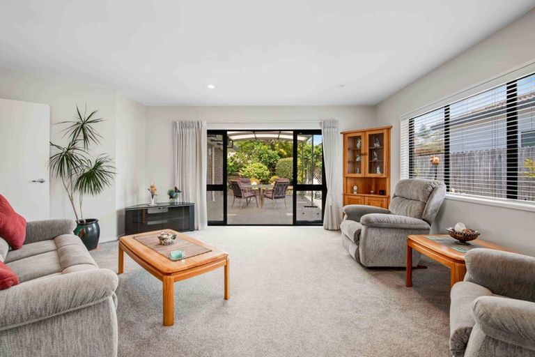 Photo of property in 9 Crampton Court, Orewa, 0931