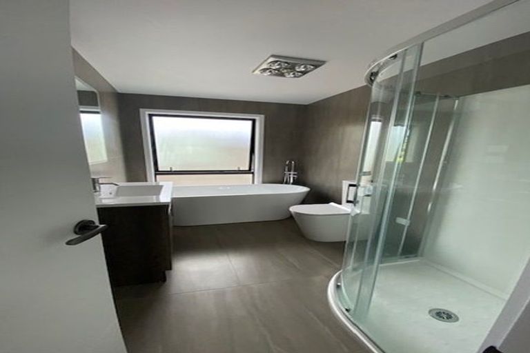 Photo of property in 33a View Road, Campbells Bay, Auckland, 0630