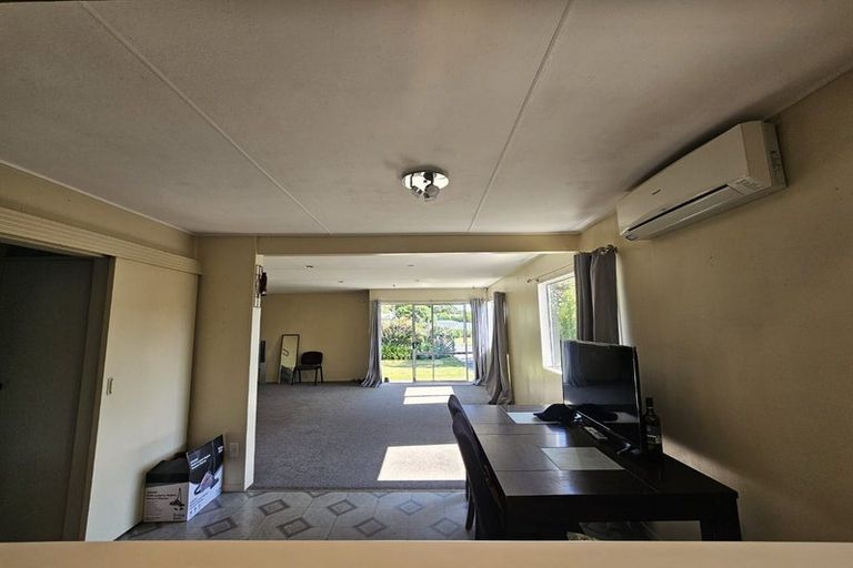 Photo of property in 49 Tait Drive, Greenmeadows, Napier, 4112