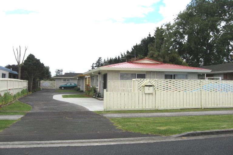 Photo of property in 2/36 Berwyn Avenue, Takanini, 2112